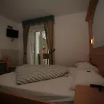 Garni Eden Hotel 2*