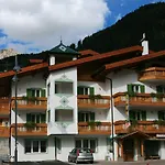 Garni Eden Hotel Canazei