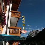 Hotel Garni Eden Canazei