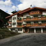 Garni Eden 2* Canazei