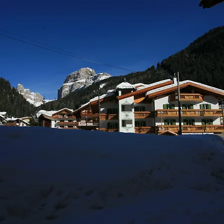 Hotel Garni Eden Canazei