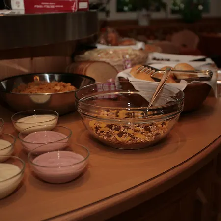 Hotel Garni Eden Canazei