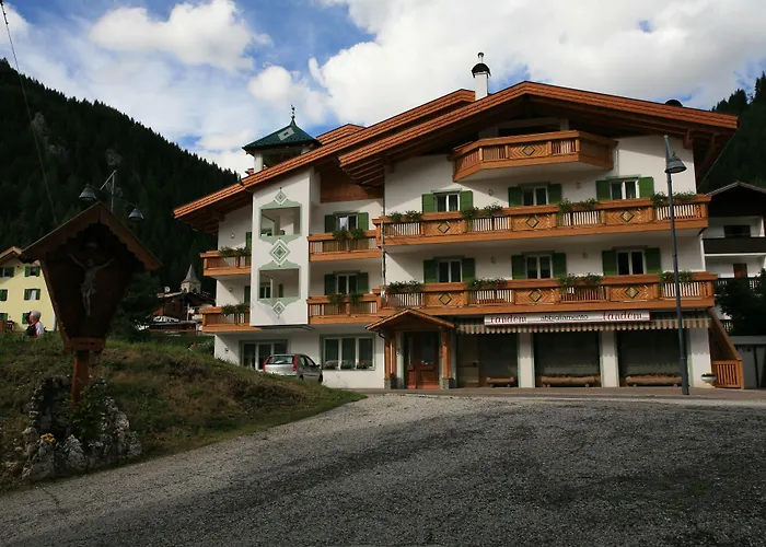 Garni Eden 2* Canazei